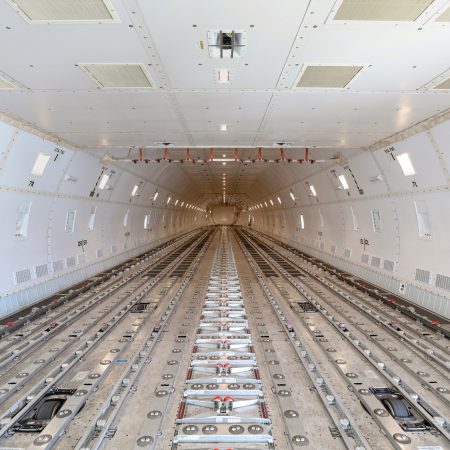  国泰优先运送-我们的航线网络涵盖超过100个航点，当中包括世界上最繁忙的贸易主干道。联同合作密切的伙伴航空公司，足证我们有能力将货物运送至全球各地。