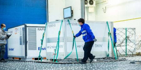 国泰货运提供一系列不同款式的冷藏集装箱，分别来自七个供应商，确保运送严控温度货物的冷冻链紧密连系