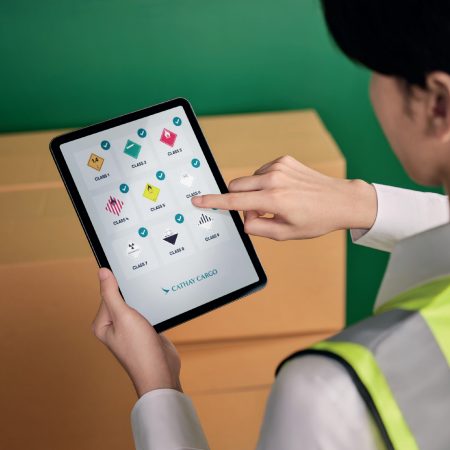 我們承運涵蓋第1至第9類的危險品，包括易燃液體、放射性物料及其他類型的有害物料，並能確保鋰電池的運送安全順暢。 