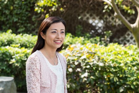 Jeanette Mao in garden