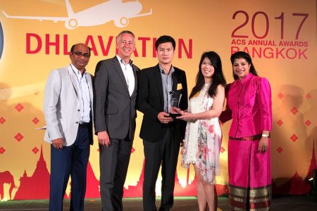 Tharadon Phromkatcha and Ann Tse receiving award at ACS Annual Awards