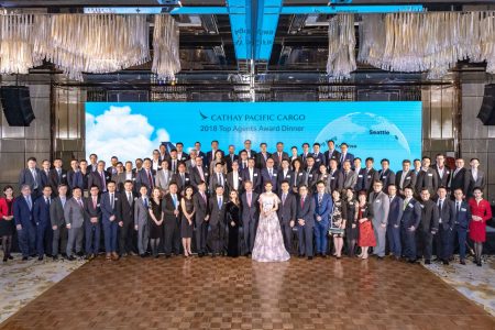 agents gathering in top agents award dinner