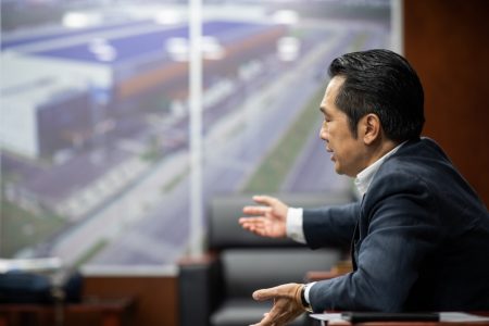 Le Duy Hiep seated in office