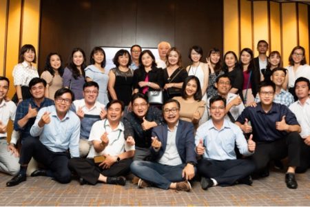 Group photo of Ho Chi Minh City dinner guests