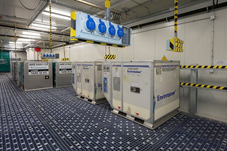 Pharma handling center with cooltainers