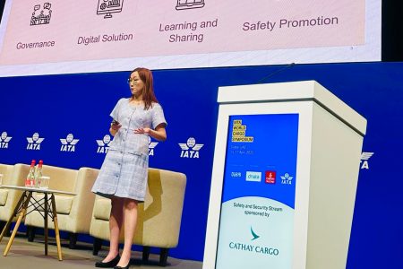全球貨運營運主管陳淑芬闡述業界面對的安全及保安問題