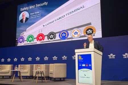 國泰貨運站常務總裁華馬克介紹近期的安全及保安創新成果