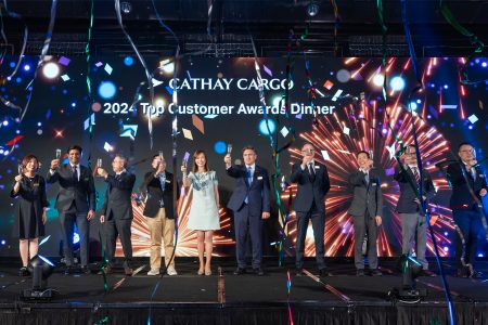 國泰貨運高級管理層團隊向所有賓客祝酒