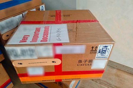 有賴國泰航空遍佈全球的航線網絡,另一批魚子醬正等待發貨