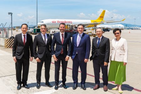 Senior staff from Cathay, Cathay Cargo, DHL Express and Air Hong Kong celebrate the SAF deal