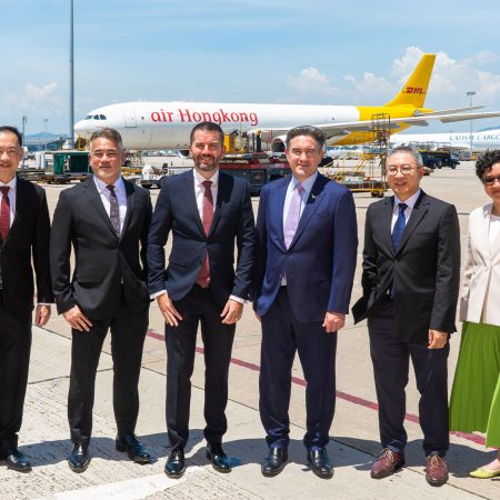 Senior staff from Cathay, Cathay Cargo, DHL Express and Air Hong Kong celebrate the SAF deal