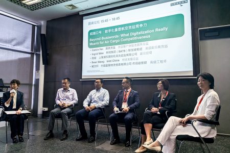 Calvin Hui, Head of Cargo Customer Experience and Service Excellence (centre) takes part in a seminar